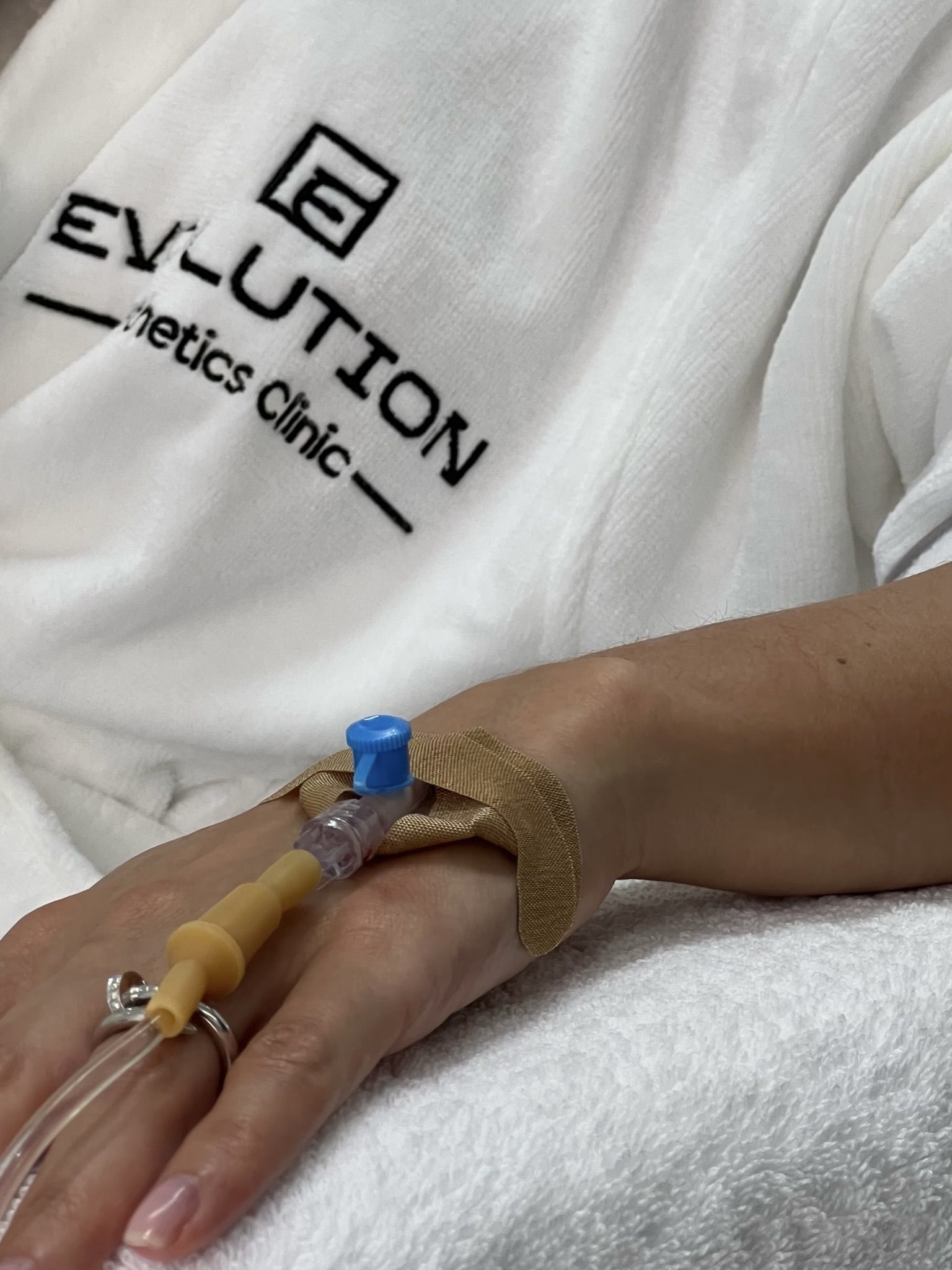 IV drips treatment at Evolution Aesthetics Clinic
